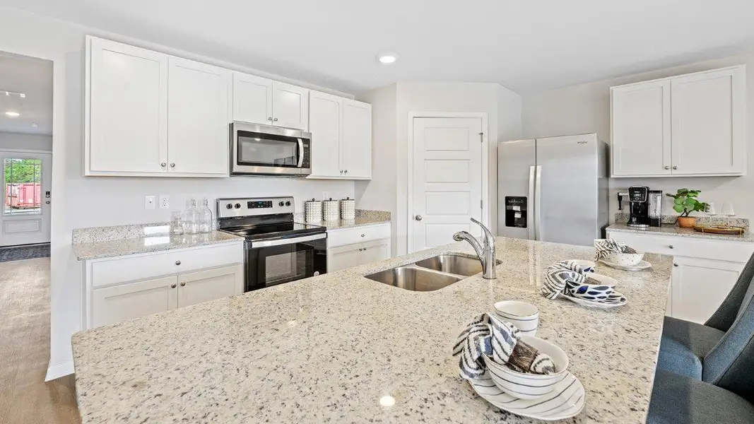 Representative furnished interior of a home built from the The Cali by D.R. Horton in Lake Mary Forest, Tallahassee (Image 6).