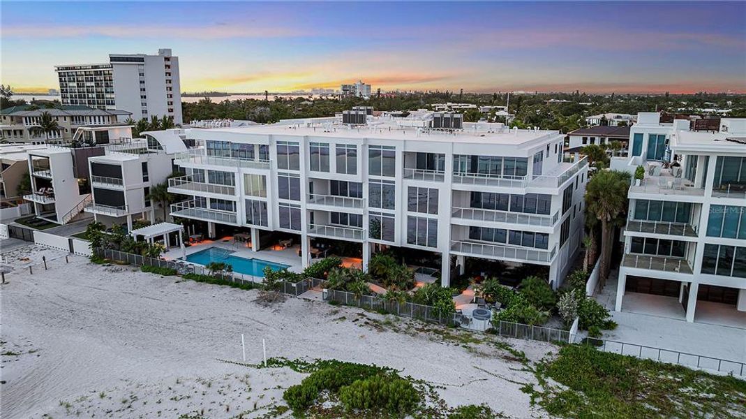 Condo located in Sarasota, FL showcasing its design and architecture (Image 33). Condo located in Sarasota, FL showcasing its design and architecture (Image 33).