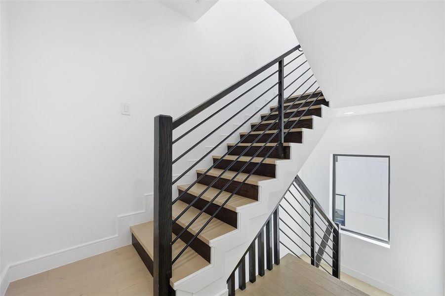 Spacious, unfurnished interior of a new home in , Dallas (Image 21).