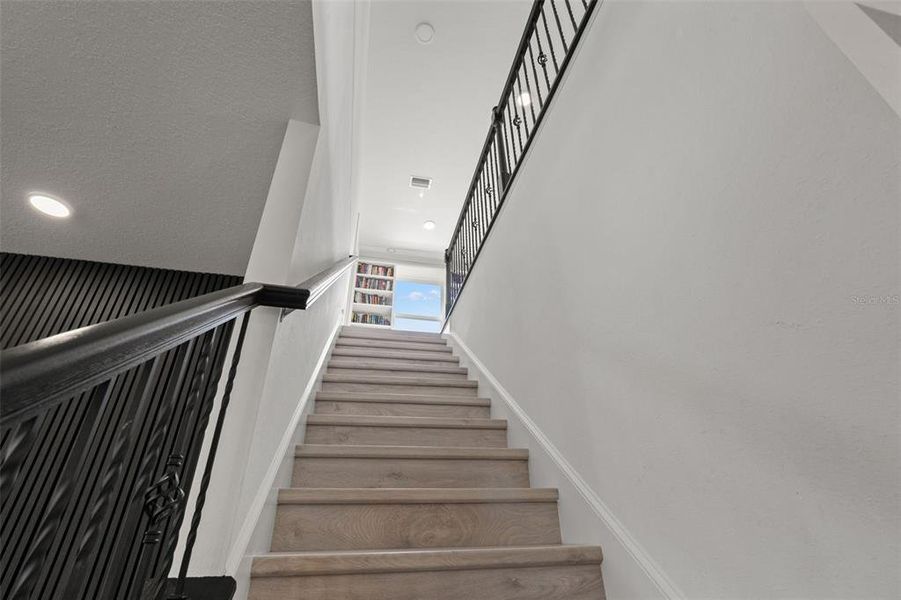 Spacious, unfurnished interior of a new home in , Wesley Chapel (Image 19).