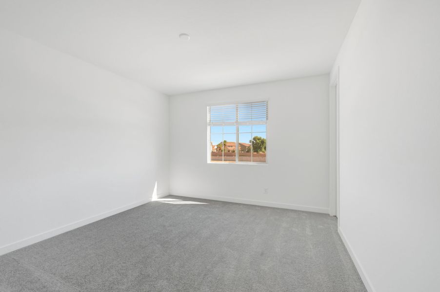 Spacious, unfurnished interior of a new home in Terraza, San Tan Valley (Image 40).