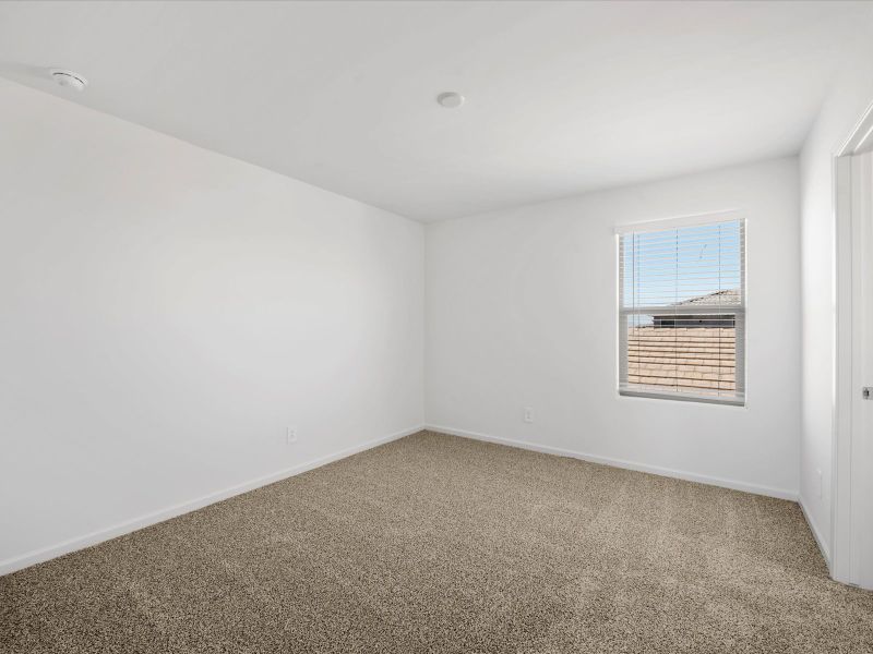 Spacious, unfurnished interior of a new home in Sunset Crest - Signature Series, Tucson (Image 17).