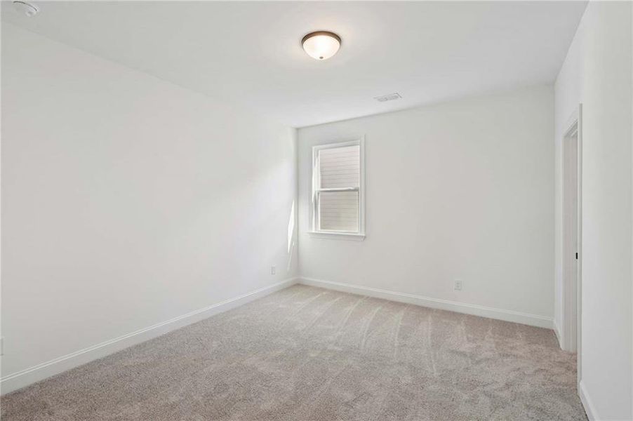 Spacious, unfurnished interior of a new home in East Harbor II at Chestatee, Dawsonville (Image 31).