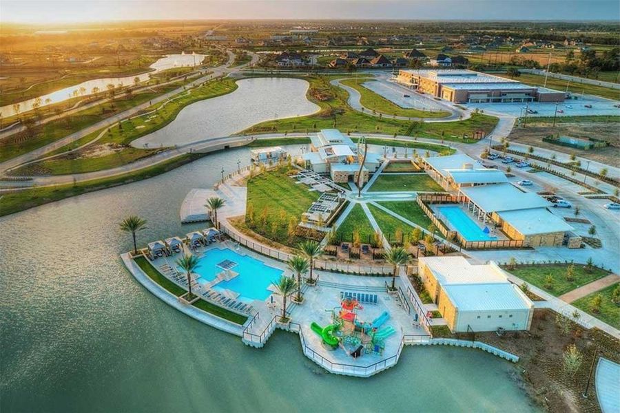 Community amenities in Meridiana, Manvel (Image 30).
