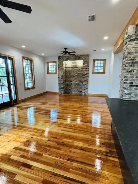 Spacious, unfurnished interior of a new home in , Gainesville (Image 44).