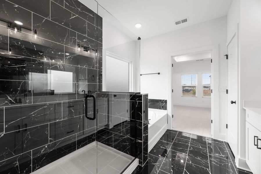 Owner's Bathroom Owner's Bathroom
