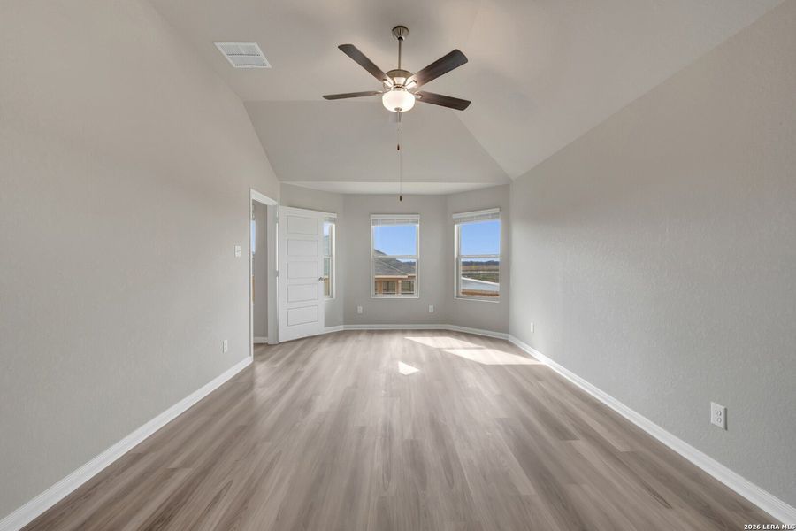 Spacious, unfurnished interior of a new home in Greenspoint Heights, Seguin (Image 48).