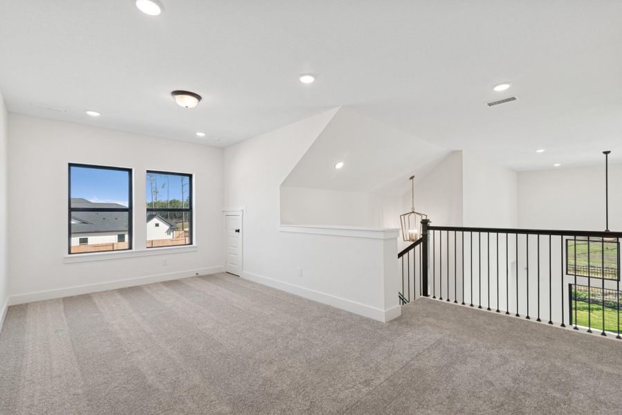 Spacious, unfurnished interior of a new home in ARTAVIA 50' Homesites, Conroe (Image 18).