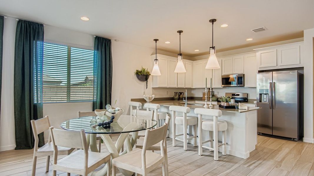 4083 Revoluton Dining F1 Base2