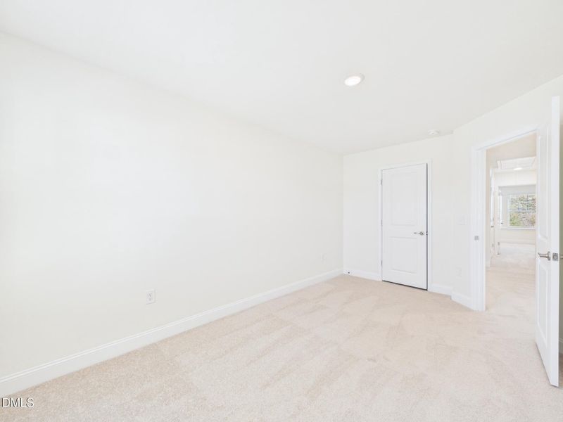 CAM01608G0-PR0114-STILL033