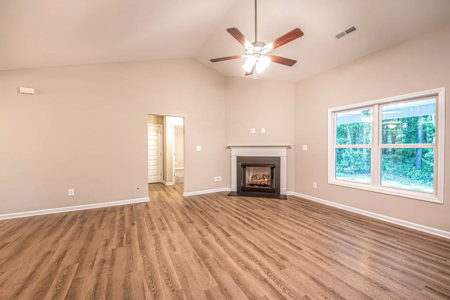 Representative unfurnished interior of a home built from the Bayhill A by JC Jackson Homes,LLC in Heritage Pointe, Newport (Image 16).