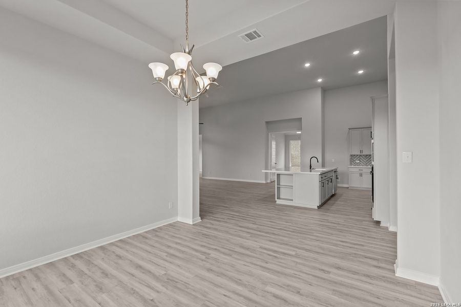 Spacious, unfurnished interior of a new home in Buffalo Crossing, Cibolo (Image 36).