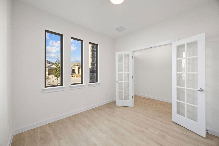 Spacious, unfurnished interior of a new home in Prairie Winds, Hutto (Image 26).