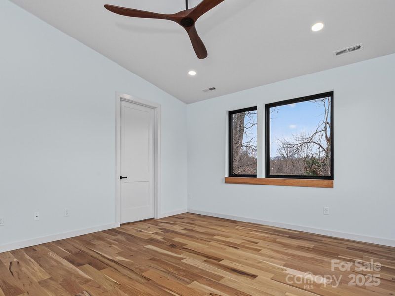 Spacious, unfurnished interior of a new home in , Asheville (Image 37).