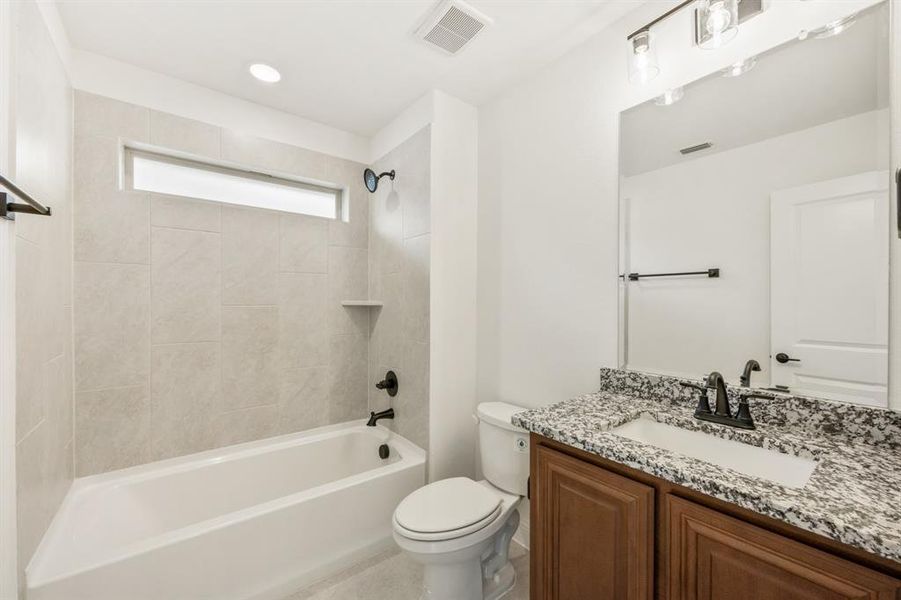 Furnished interior view inside a new home in Terracina, Rockwall (Image 15). Furnished interior view inside a new home in Terracina, Rockwall (Image 15).