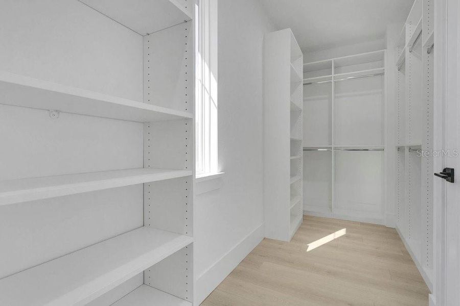 Spacious, unfurnished interior of a new home in , Orlando (Image 23).