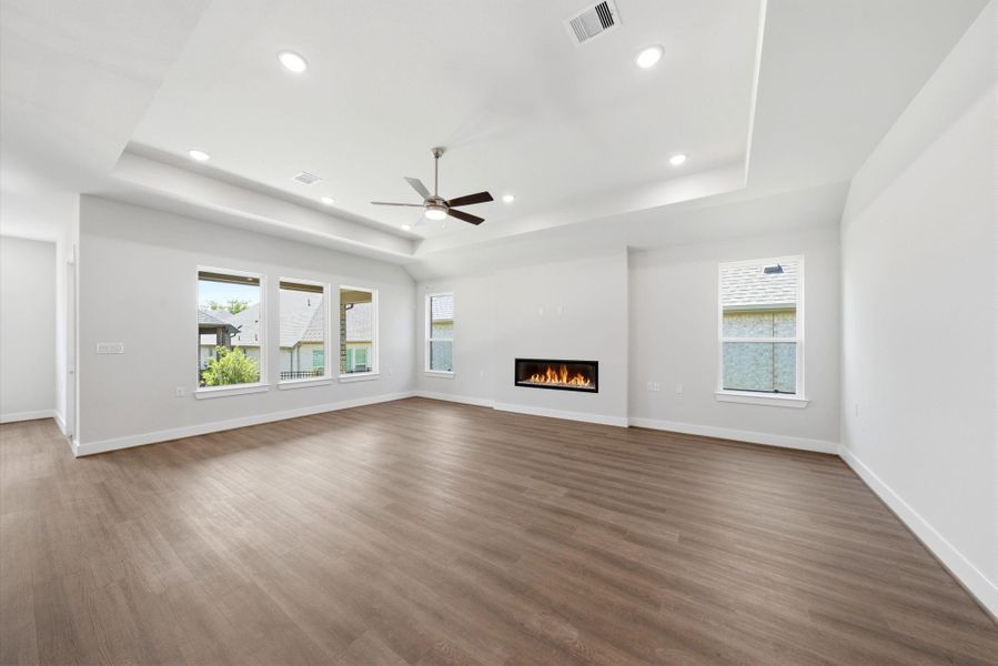 Spacious, unfurnished interior of a new home in Chambers Creek, Willis (Image 23).