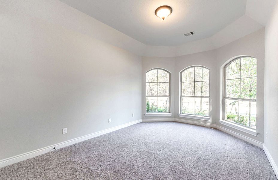 Representative unfurnished interior of a home built from the 3358 by Ravenna Homes in Artavia 70′, Conroe (Image 53).