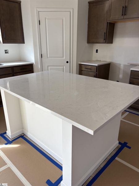 Large quartz island Large quartz island