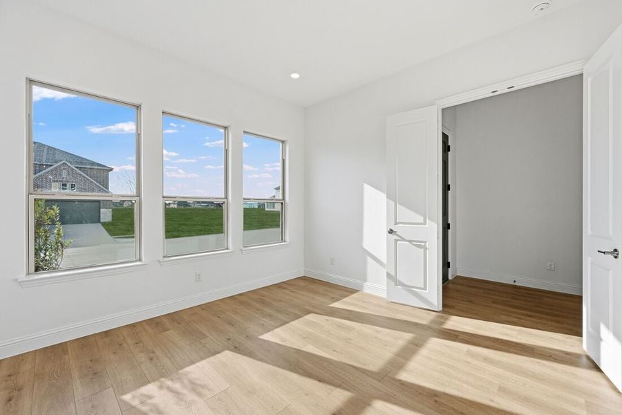 Representative unfurnished interior of a home built from the Rhone by Taylor Morrison in South Oak 50s, Oak Point (Image 13).