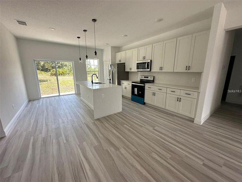 Spacious, unfurnished interior of a new home in , Ocala (Image 16).