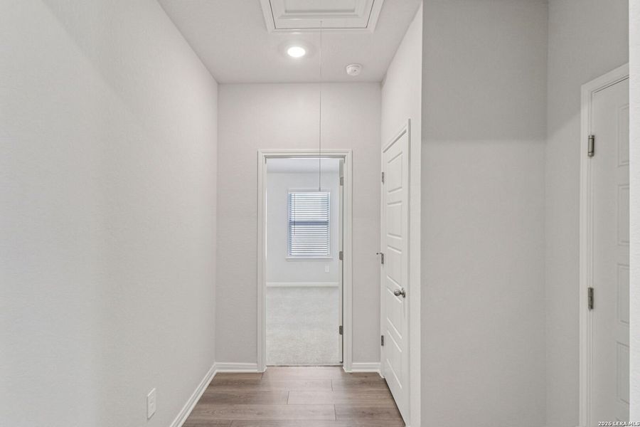 Spacious, unfurnished interior of a new home in Arcadia Ridge - Classic Series, San Antonio (Image 46).
