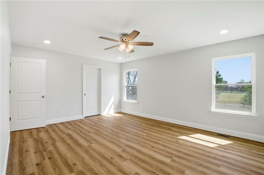 Spacious, unfurnished interior of a new home in , Eton (Image 32).