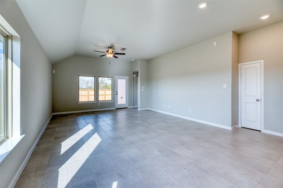 Spacious, unfurnished interior of a new home in Aldeana - Tejas Collection, Bonney (Image 19).