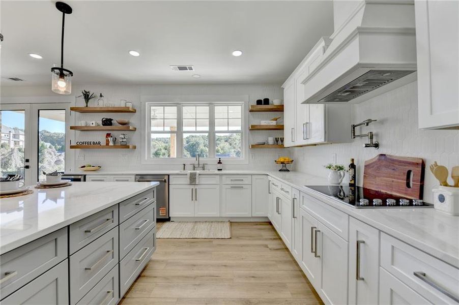 Furnished interior view inside a new home in , Jefferson (Image 13).