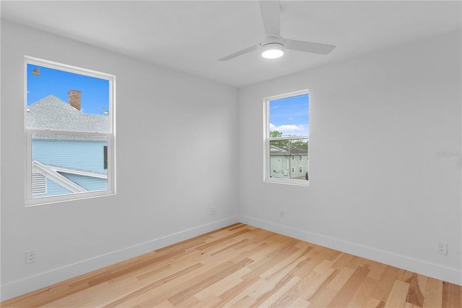 Spacious, unfurnished interior of a new home in , Tampa (Image 46).