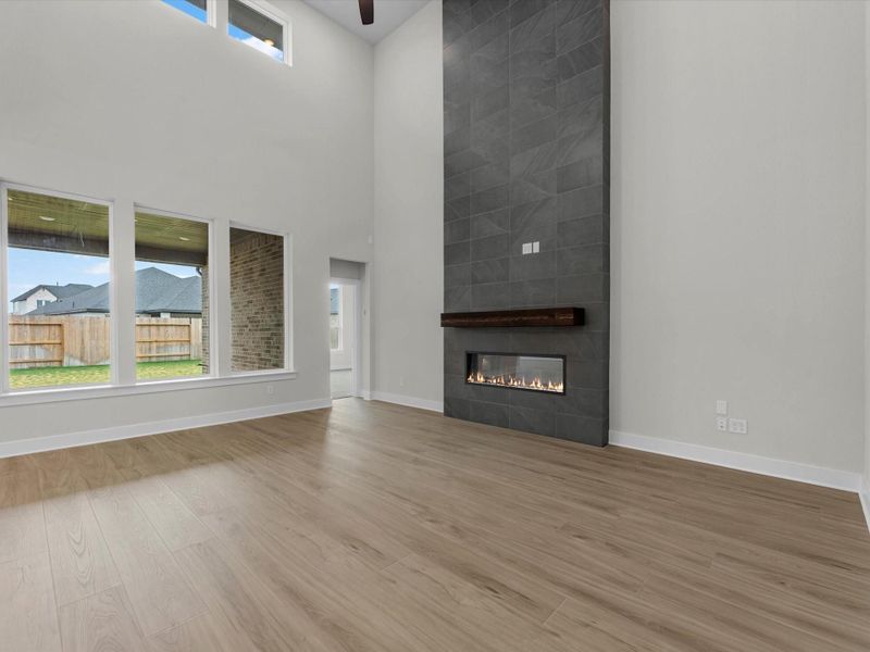 Spacious, unfurnished interior of a new home in Trillium 50′, Richmond (Image 11).