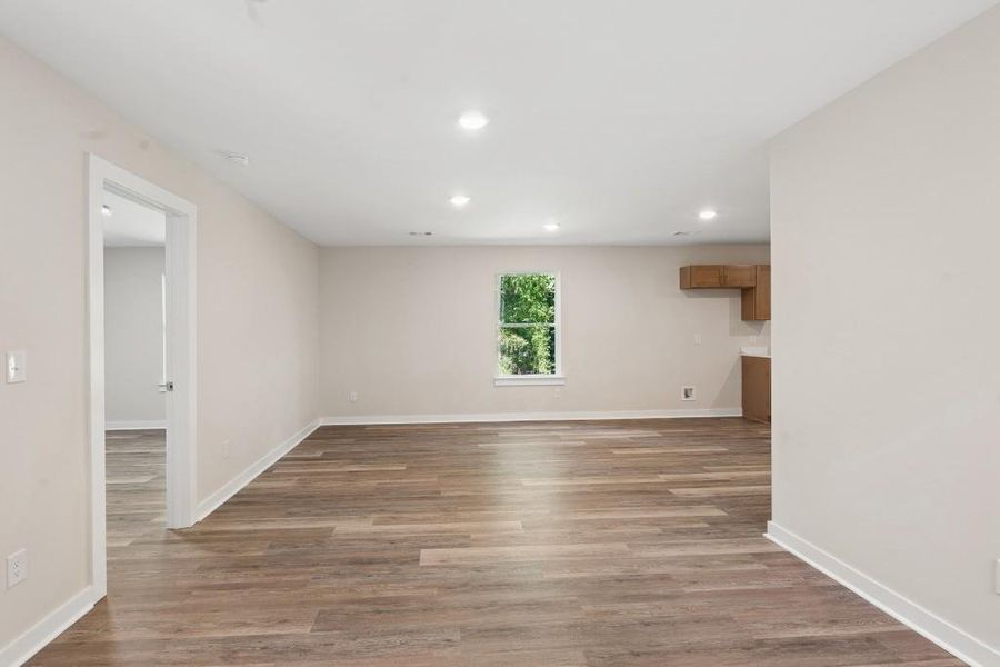 Spacious, unfurnished interior of a new home in , Gainesville (Image 31).