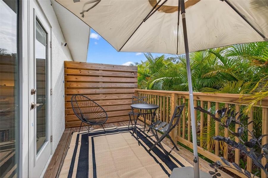 Exterior details and patio area of a home in , Tampa (Image 21).