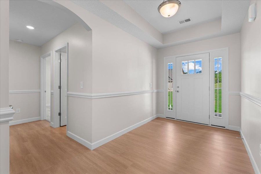 Spacious, unfurnished interior of a new home in Fall Creek, Inman (Image 17).