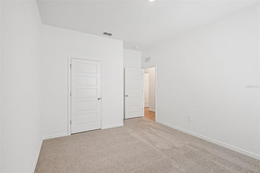 Spacious, unfurnished interior of a new home in , Lakeland (Image 25).