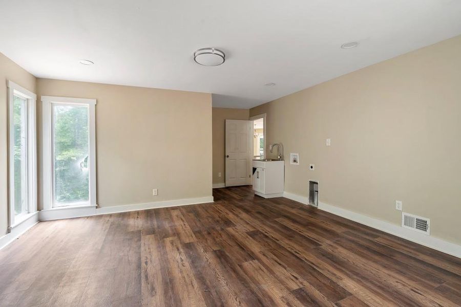 Spacious, unfurnished interior of a new home in , Lula (Image 32).