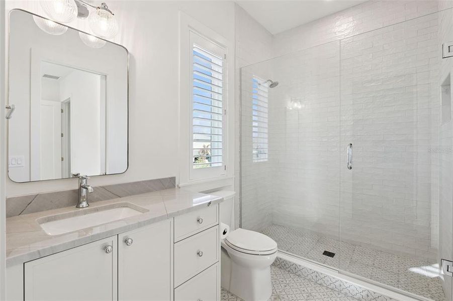 Furnished interior view inside a new home in , Orlando (Image 11).