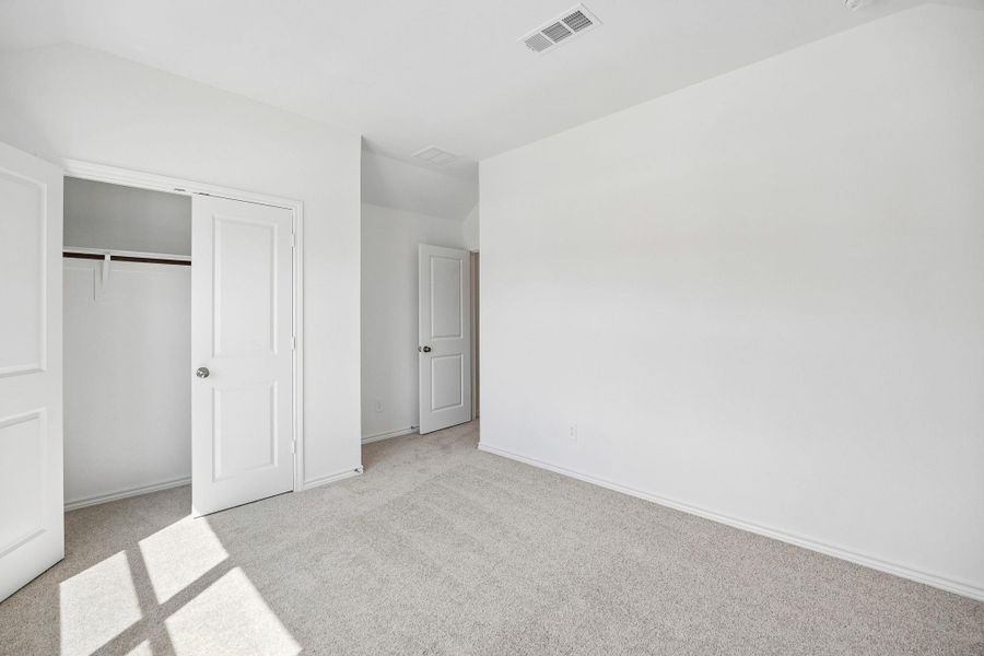 Spacious, unfurnished interior of a new home in Montgomery Bend, Montgomery (Image 25).