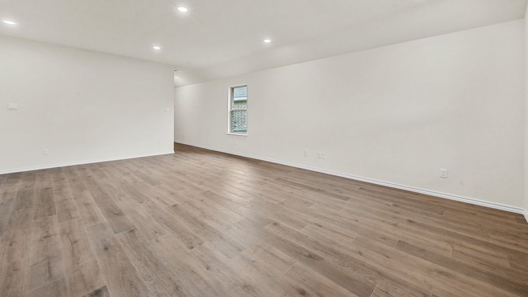 Spacious, unfurnished interior of a new home in Stonewyck Farms, Ennis (Image 22).