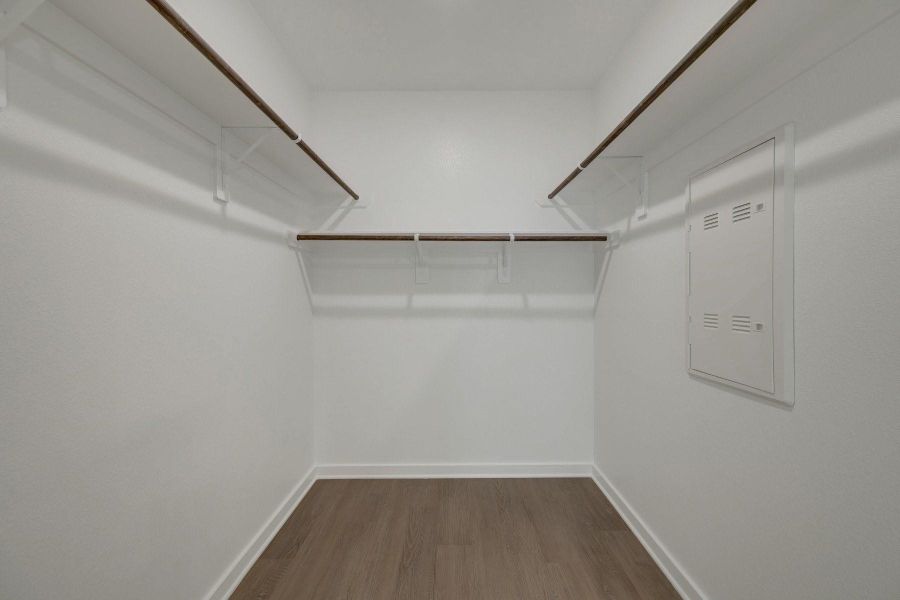 Spacious, unfurnished interior of a new home in Summerview, Fulshear (Image 33).