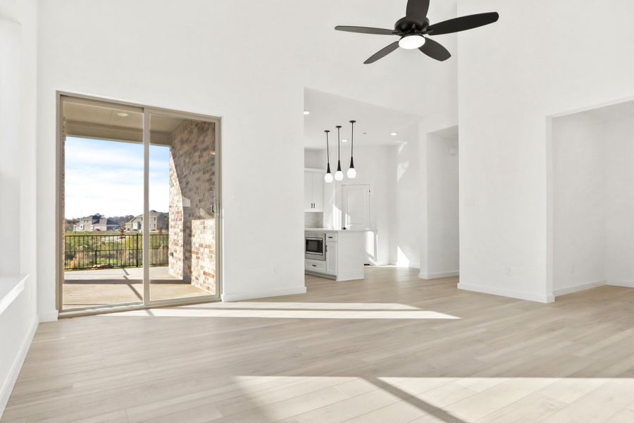 Spacious, unfurnished interior of a new home in Cottonwood Creek, Rowlett (Image 18).