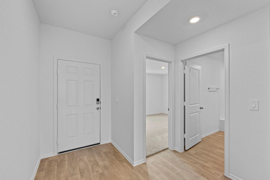 Spacious, unfurnished interior of a new home in Durango, Mustang Ridge (Image 15).