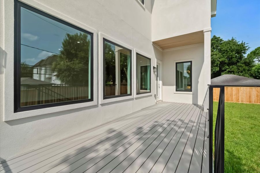 Back patio ideal for outdoor dining, entertaining, or enjoying your morning coffee. Back patio ideal for outdoor dining, entertaining, or enjoying your morning coffee.