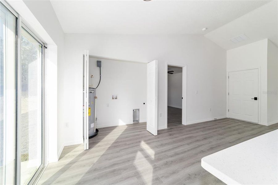 Spacious, unfurnished interior of a new home in , Dunnellon (Image 29).