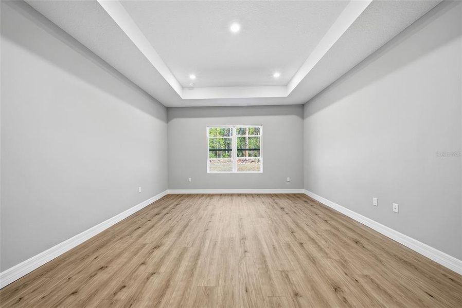 Spacious, unfurnished interior of a new home in , Hernando (Image 15).