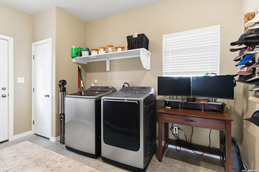 Furnished interior view inside a new home in , Sabinal (Image 19).