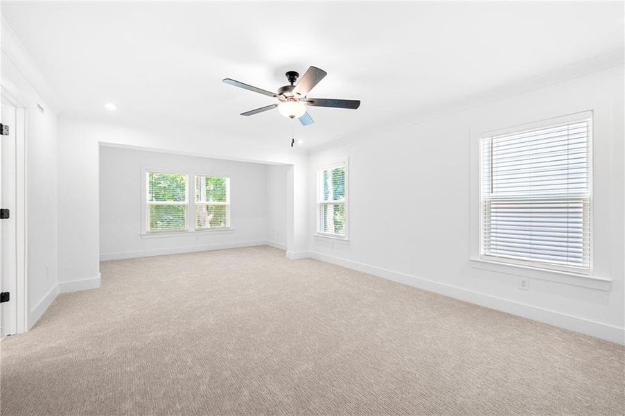 Spacious, unfurnished interior of a new home in Avondale Park, Decatur (Image 13).