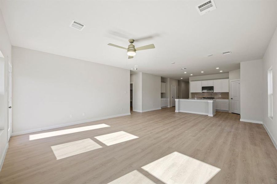 Spacious, unfurnished interior of a new home in MiraVerde, Crowley (Image 11). Spacious, unfurnished interior of a new home in MiraVerde, Crowley (Image 11).
