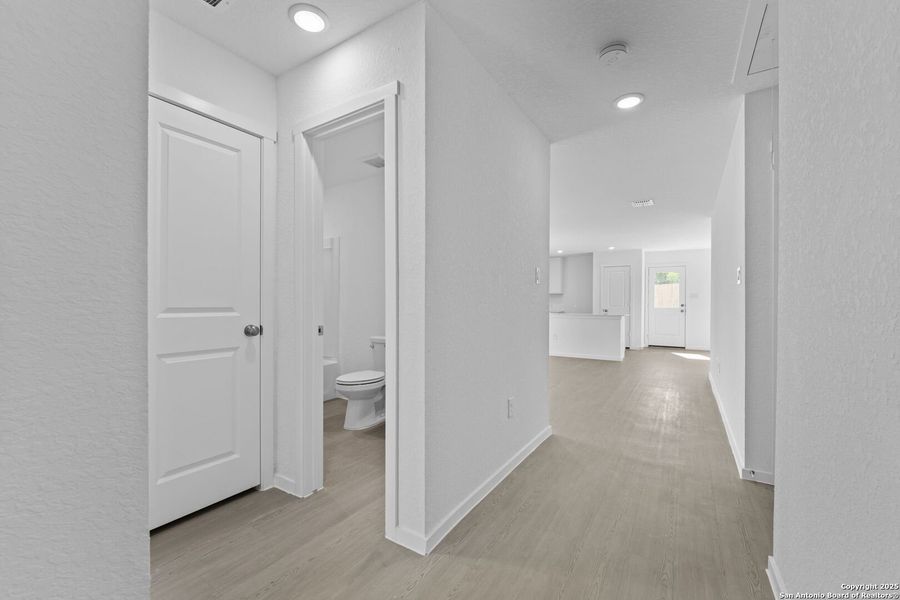 Spacious, unfurnished interior of a new home in Torian Village: Watermill Collection, San Antonio (Image 18). Spacious, unfurnished interior of a new home in Torian Village: Watermill Collection, San Antonio (Image 18).