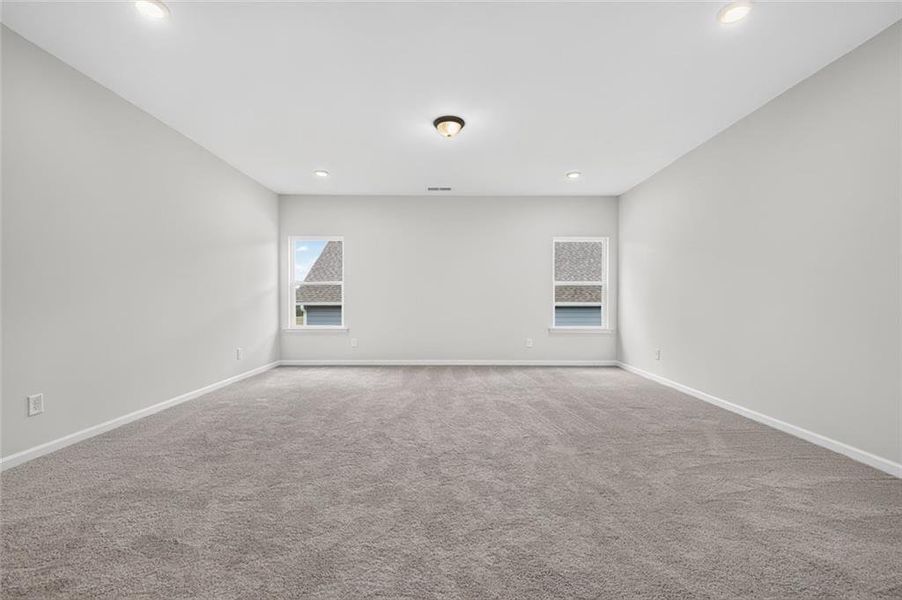 Spacious, unfurnished interior of a new home in Glen at Cave Springs, Douglasville (Image 22).